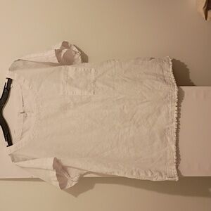 White Linen Boxy T-shirt Style ✨ Sweet Details ✨ Size Large
